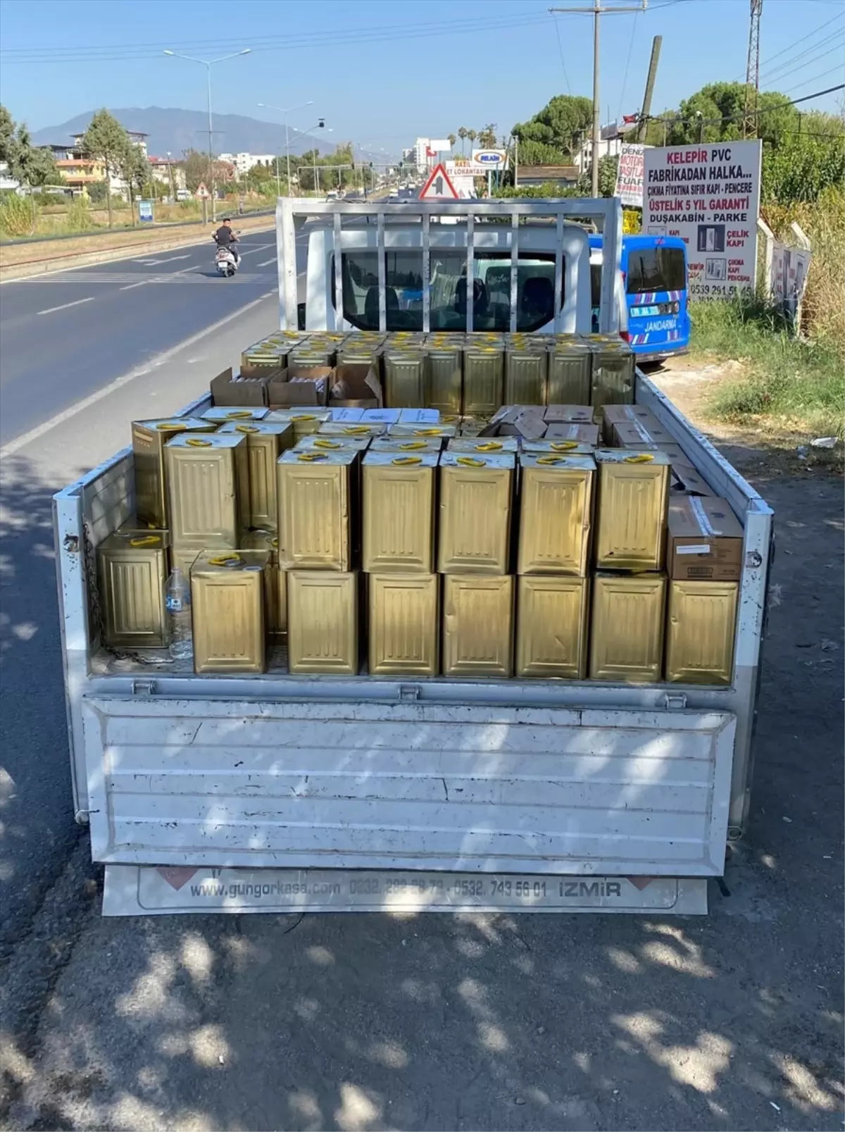 aydin-da-5-ton-sahte-bal-ele-gecirildi-17892467_amp
