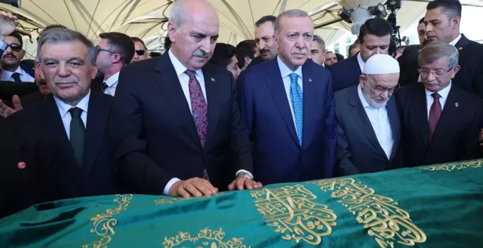 Cumhurbaşkanı Erdoğan, Abdullah Gül ve Ahmet Davutoğlu yıllar sonra yan yana geldi