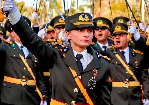 5 Teğmene TSK’dan Ayrılma Cezası
