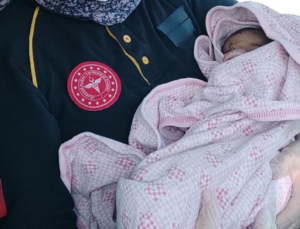 Şok Edici Olay! 25 Günlük Bebek Sokakta Terk Edildi!