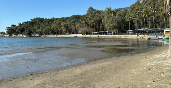 İzmir’de Deniz Neden Çekildi? Tsunami mi Geliyor?