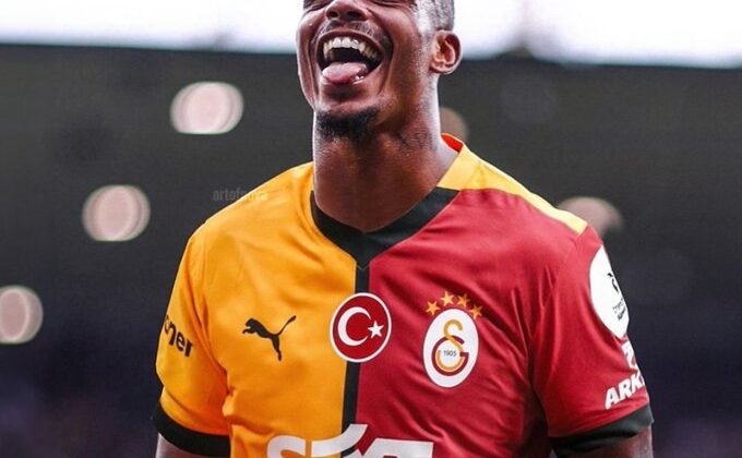 Yıldız futbolcu, yıllar sonra Galatasaray’a geri dönüyor