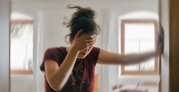 Baş Ağrısını Strese Bağladı, 10 Yıldır Büyüyen Tümör Son Anda Fark Edildi