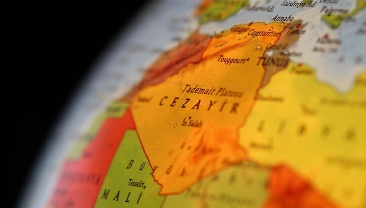 Cezayir’den Fransa’ya: “Nükleer Suçlarını İtiraf Et”