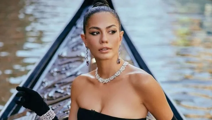 Demet Özdemir Yaz Tatilinde Objektiflere Takıldı: Yeni Proje Sinyali Verdi