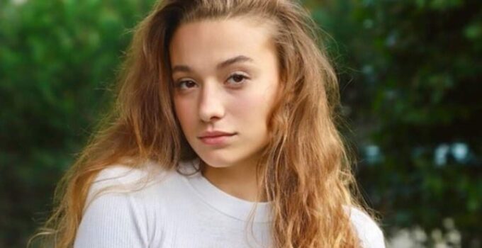 Sümeyye Aydoğan Kimdir?