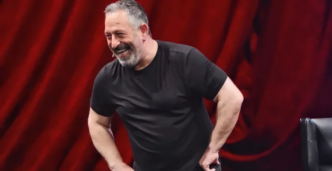 Cem Yılmaz’dan Yeni Gösteri Müjdesi: “Tek Kişilik Dev Kadro” Geri Dönüyor