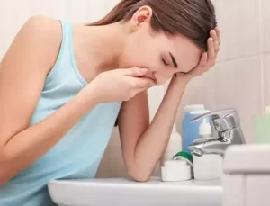 Mide Bulantısına Ne İyi Gelir? En Etkili Doğal Yöntemler ve Beslenme Önerileri