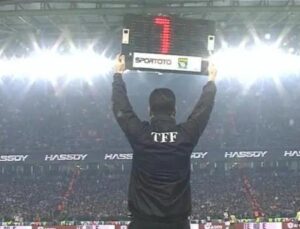 Futbol Maçlarında Uzatma Dakikaları Neye Göre Belirlenir?