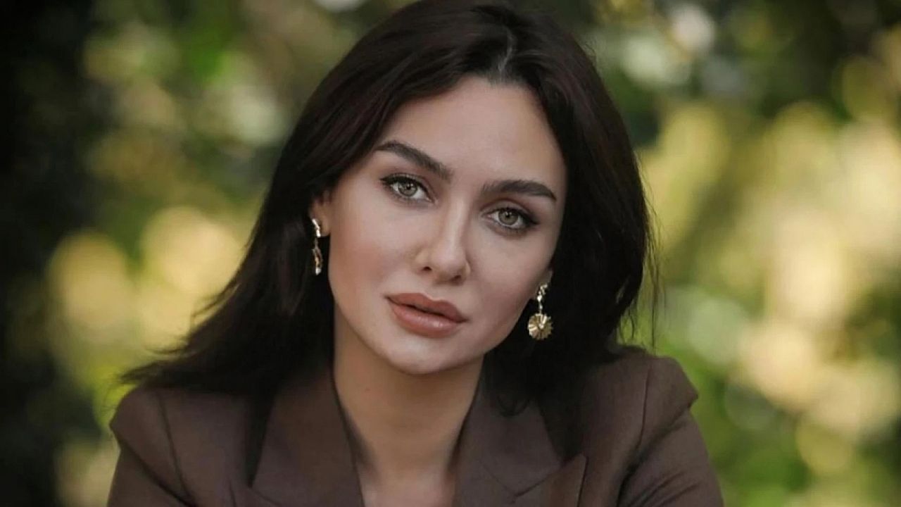 Birce Akalay Kimdir?