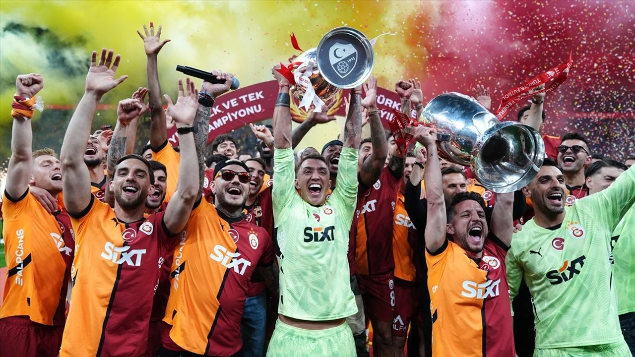 galatasaray-sezonu-cifte-kupa-mutluluguyla-kapatti
