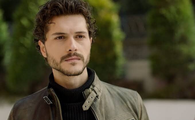 Alperen Duymaz Kimdir?