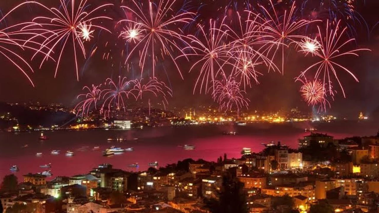 istanbulda-havai-fisek-ve-mesale-satisi-yasaklandi-g6az