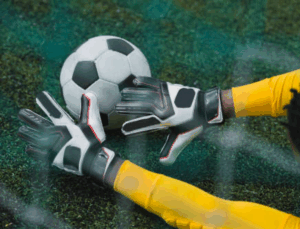 Futbolda Kaleci Eldiveni Neden Önemlidir?