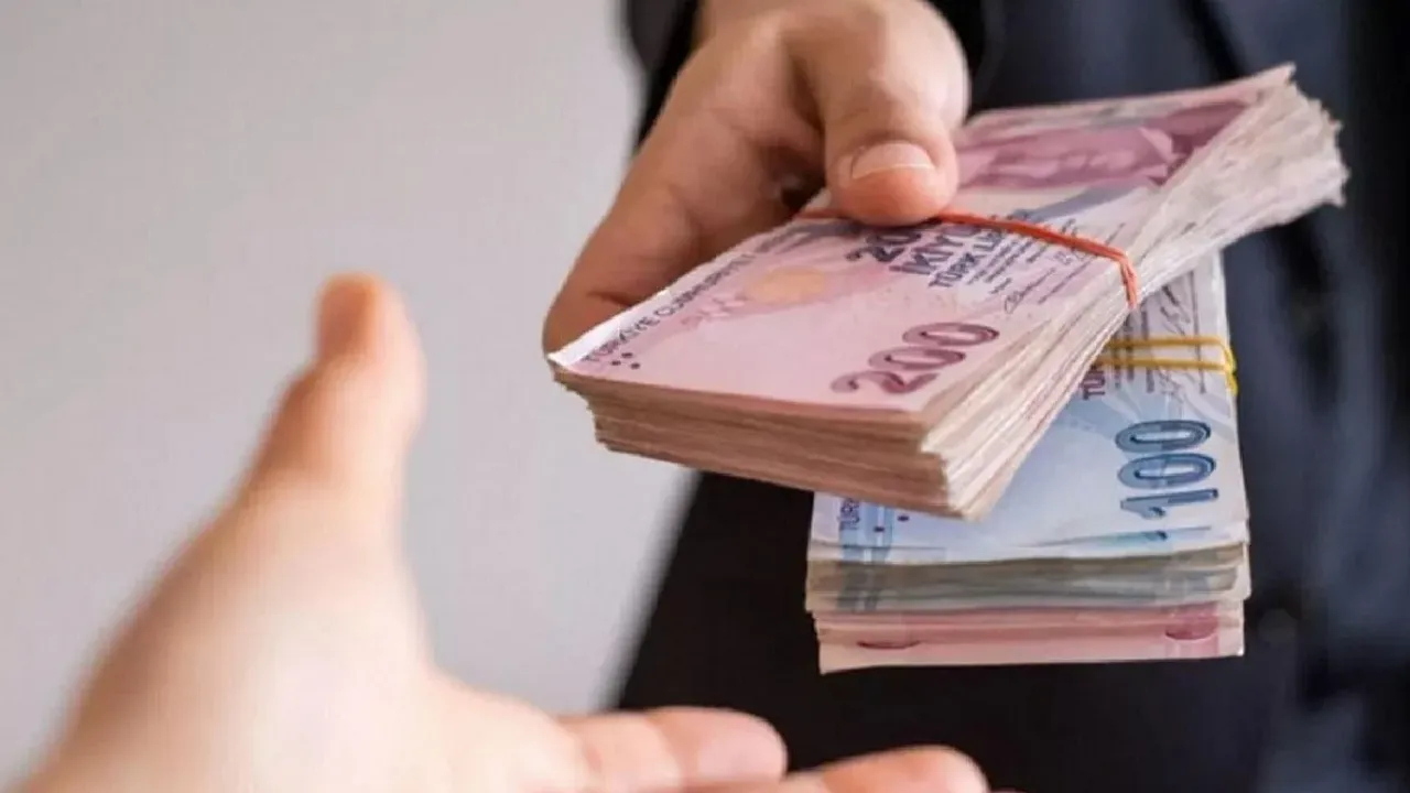 sifir-faizli-kredi-yarisi-kizisti-bankalarda-70-bin-liraya-kadar-sifir-faiz-yarisi-hizlandi-4290-big