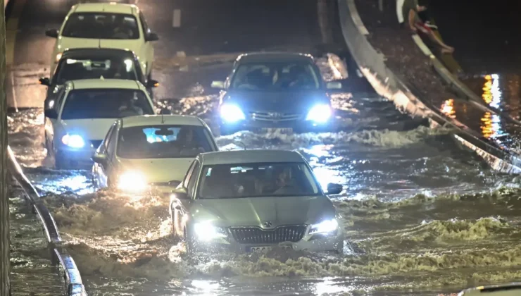 Başkent Göle Döndü: Dün Akşamki Sağanak Ulaşımı Felç Etti